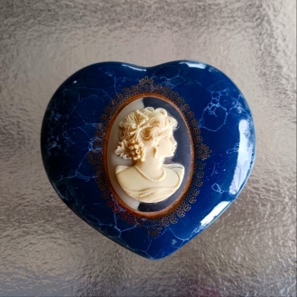 Jewelry - Elegant Ceramic Jewlery Holder